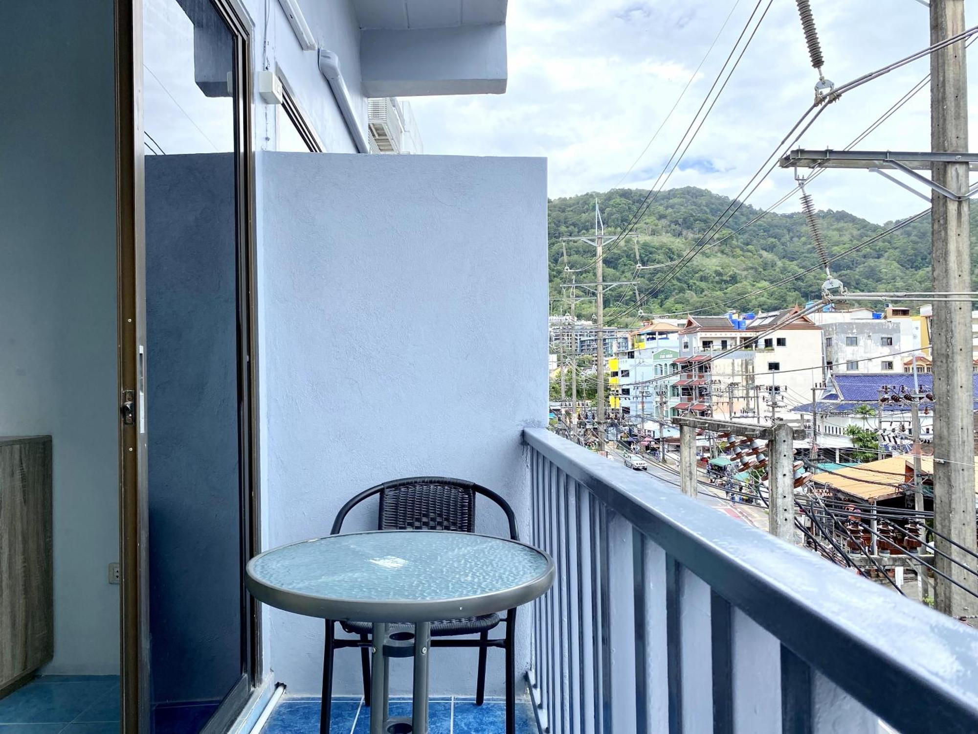 Mini Thai Guesthouse Patong Buitenkant foto