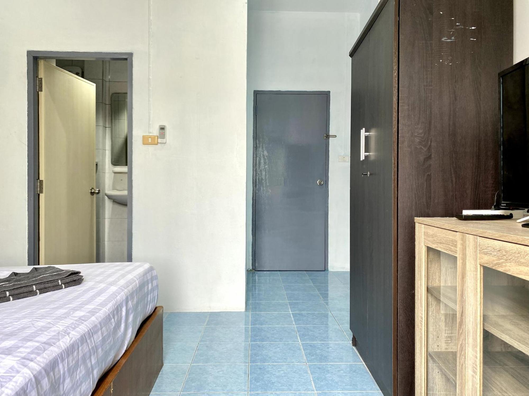 Mini Thai Guesthouse Patong Buitenkant foto