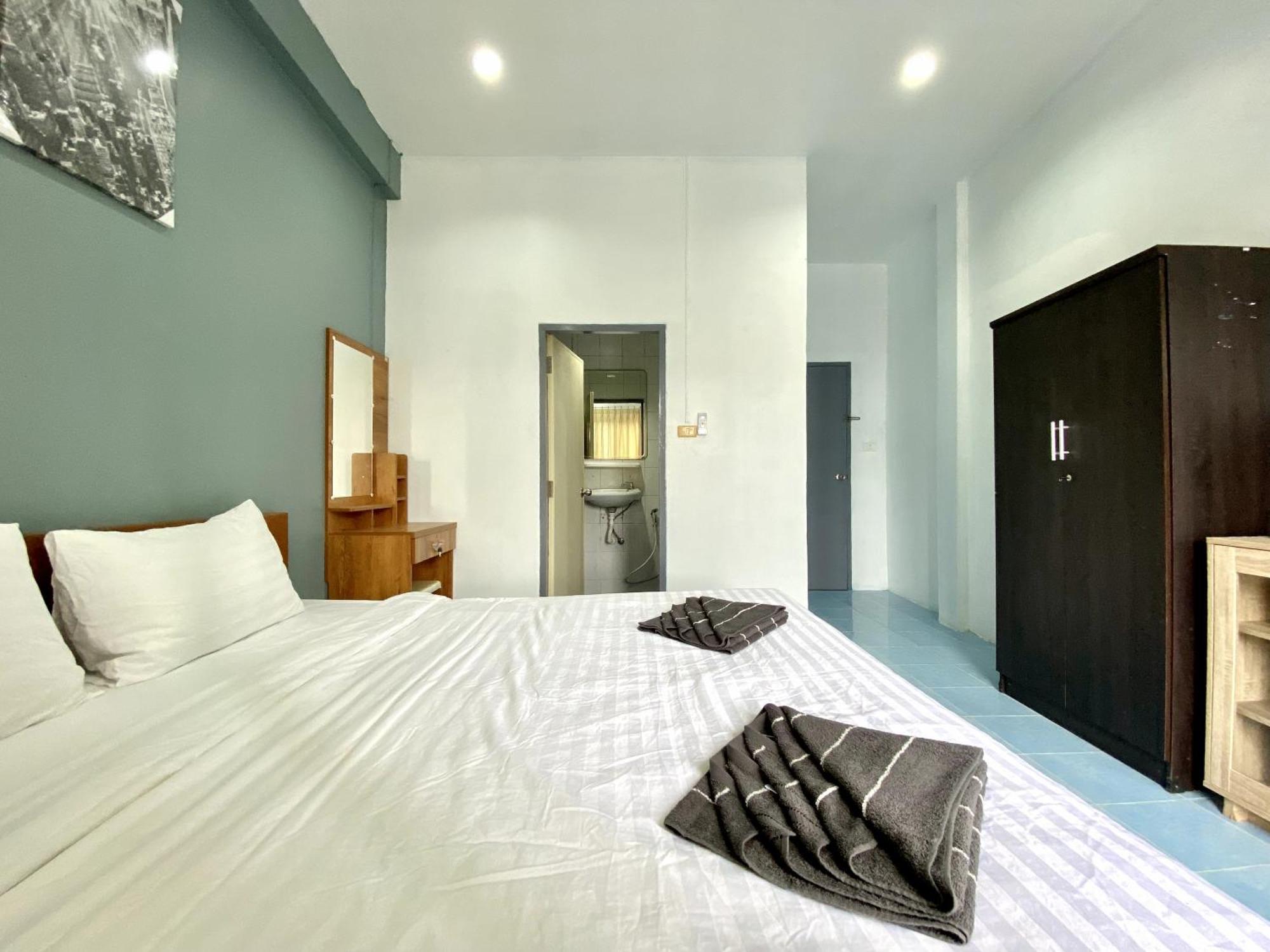 Mini Thai Guesthouse Patong Buitenkant foto