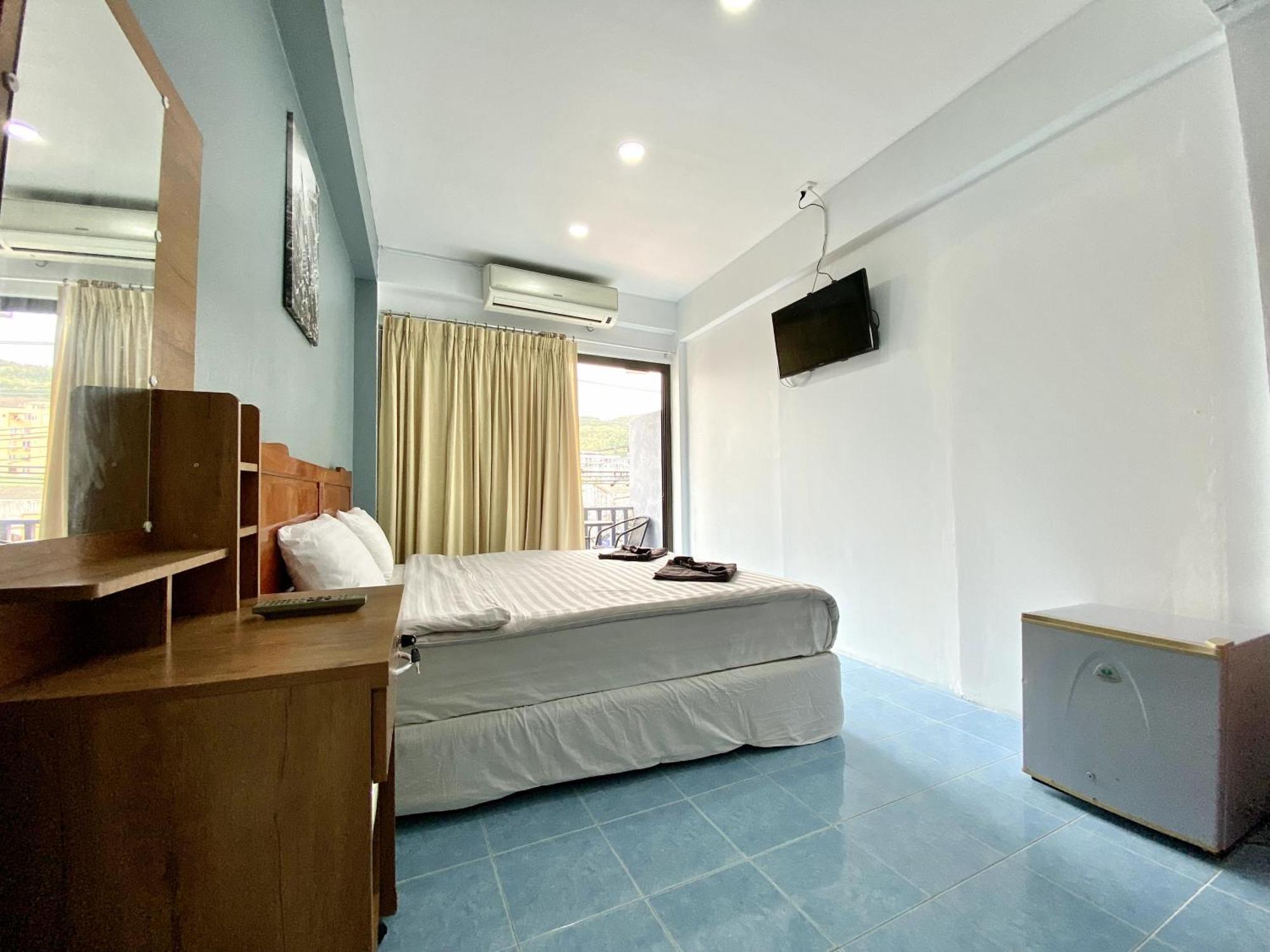 Mini Thai Guesthouse Patong Buitenkant foto