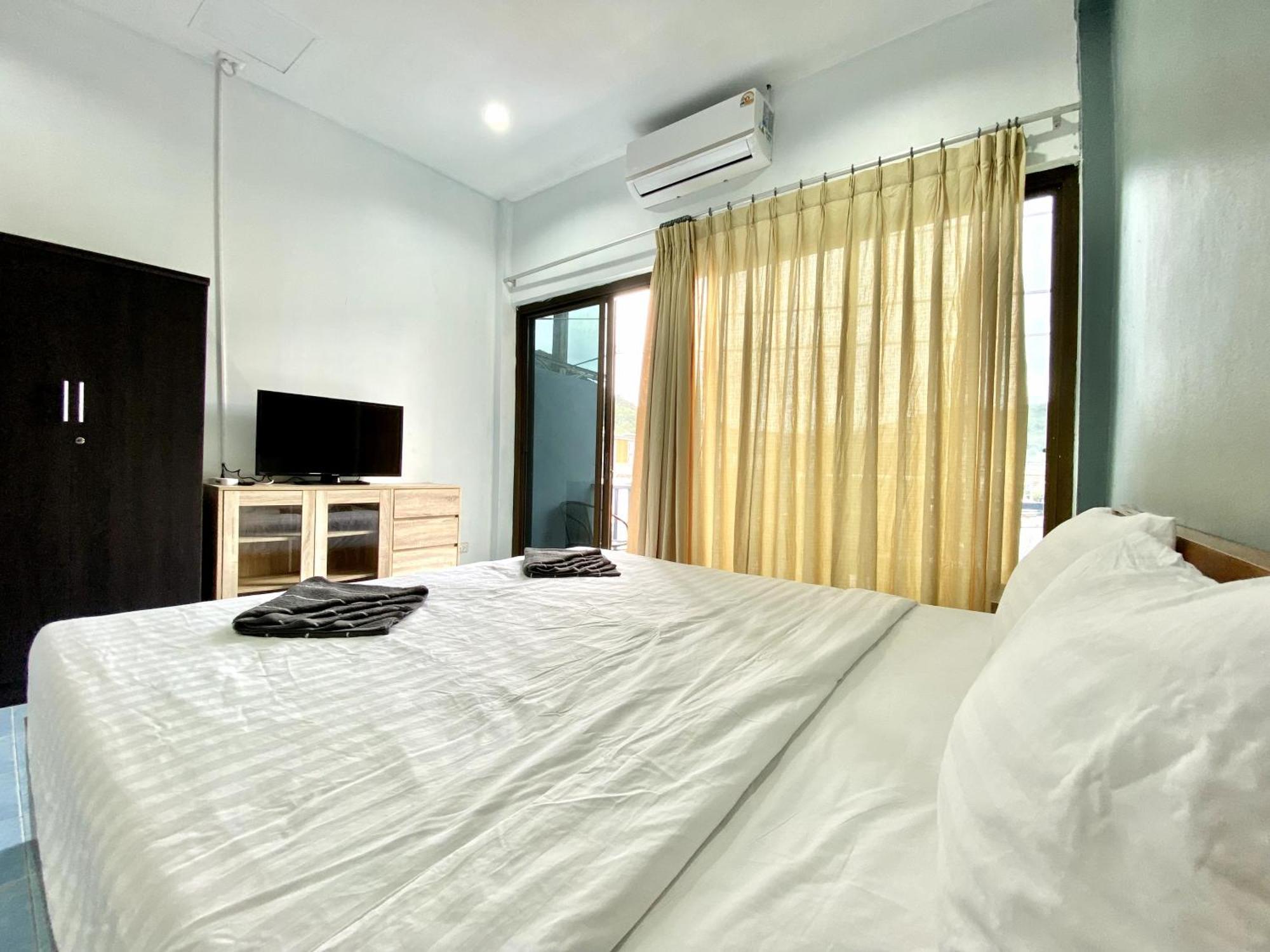 Mini Thai Guesthouse Patong Buitenkant foto