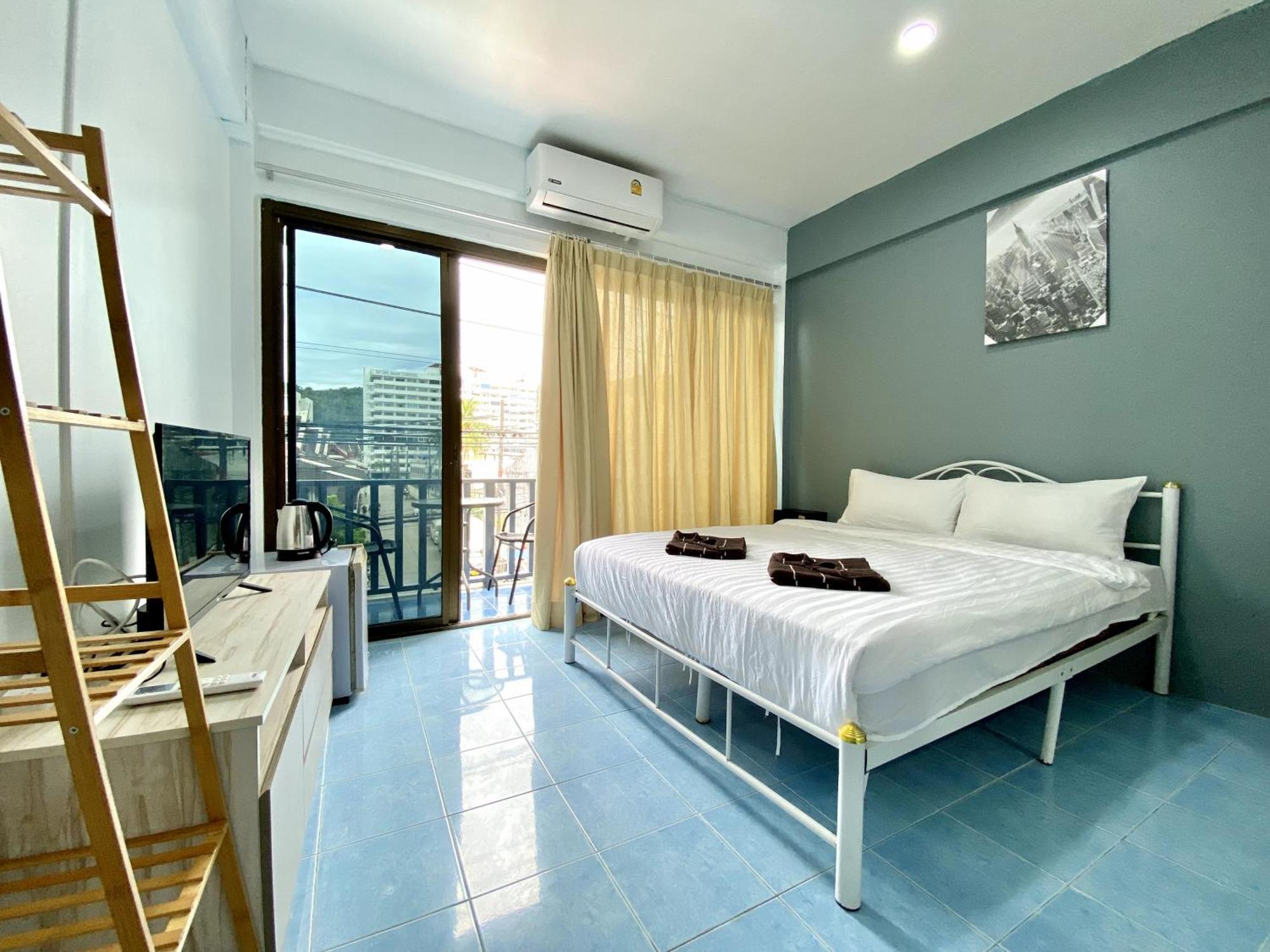 Mini Thai Guesthouse Patong Buitenkant foto