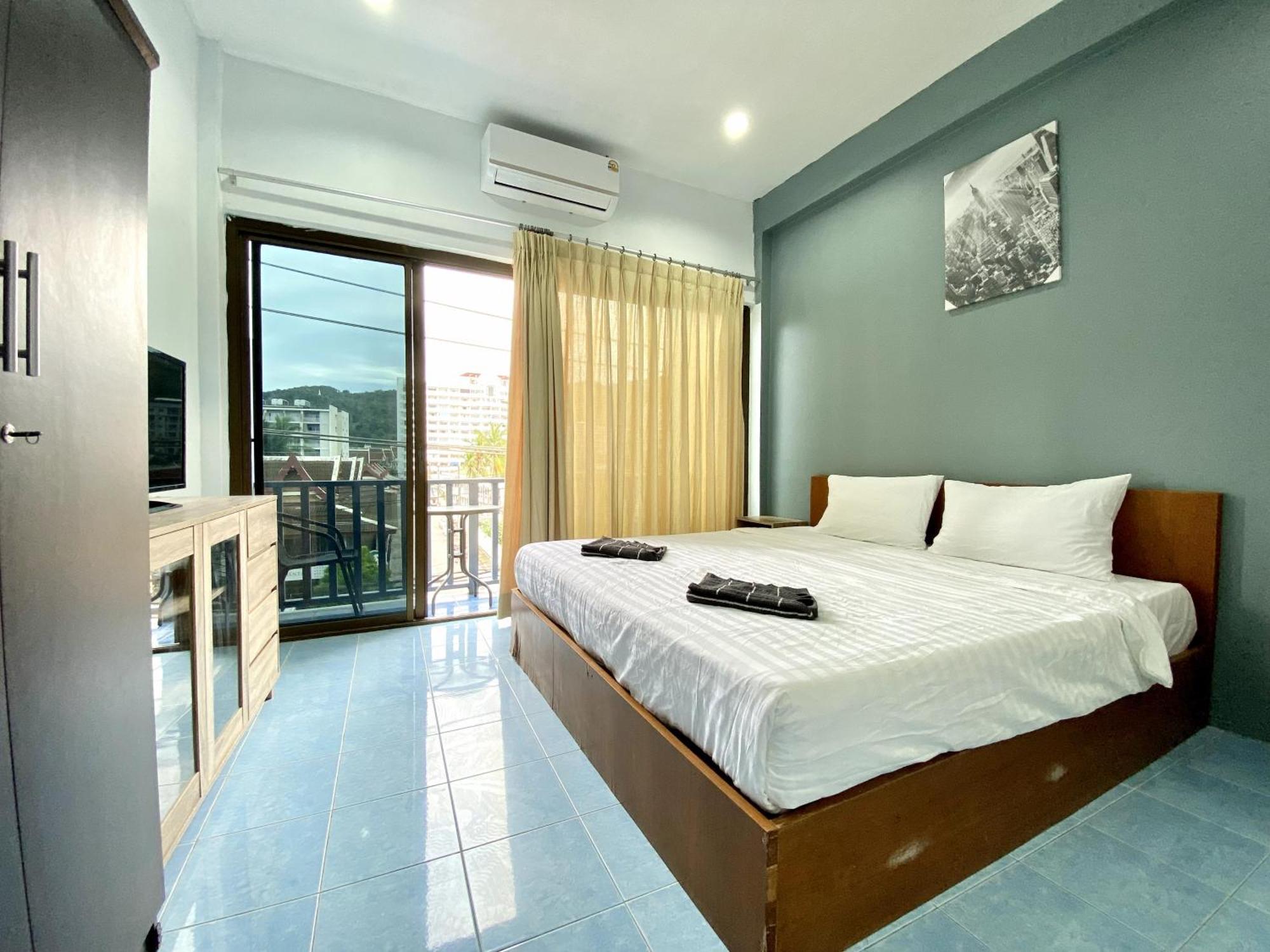 Mini Thai Guesthouse Patong Buitenkant foto