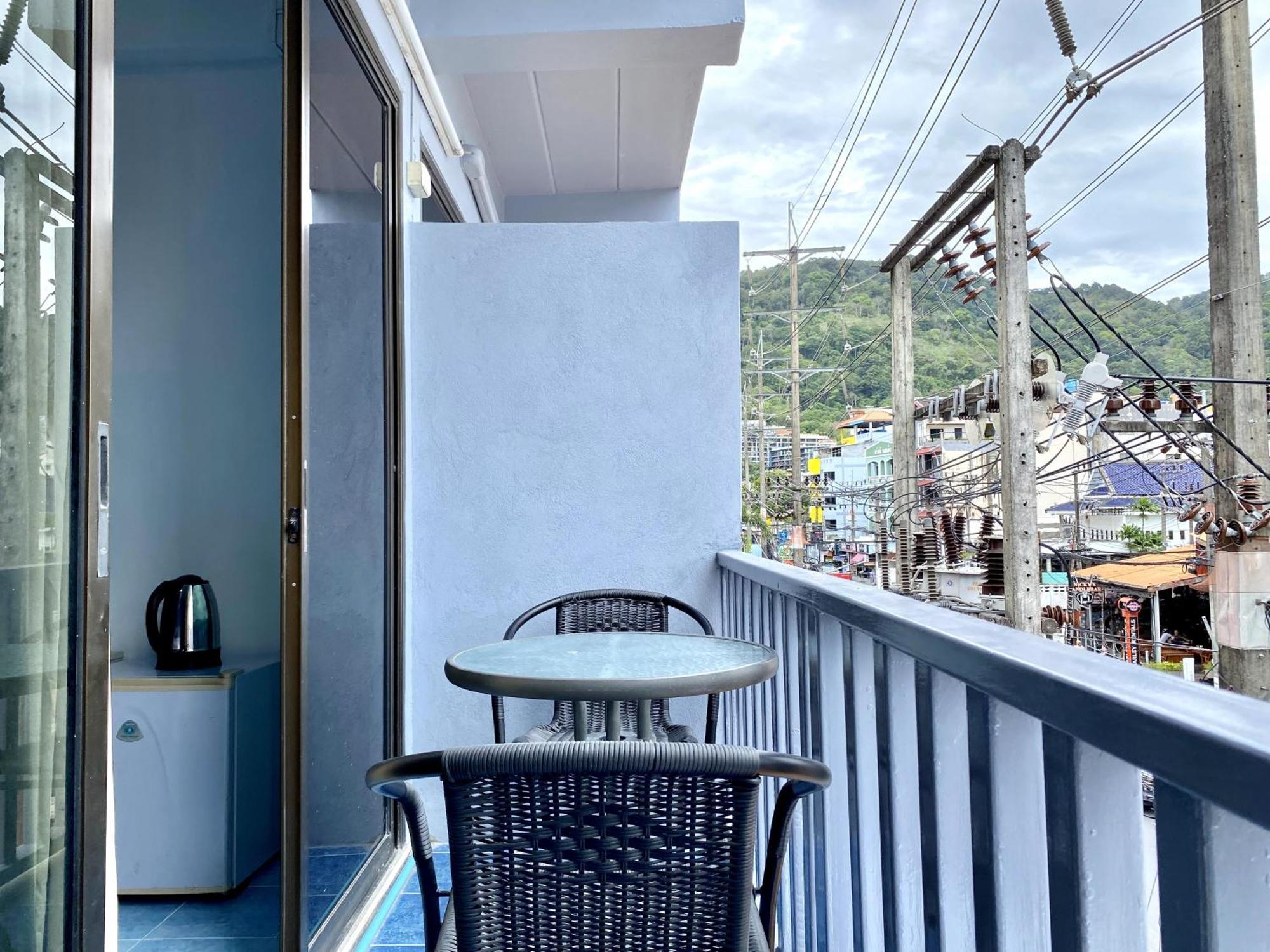Mini Thai Guesthouse Patong Buitenkant foto