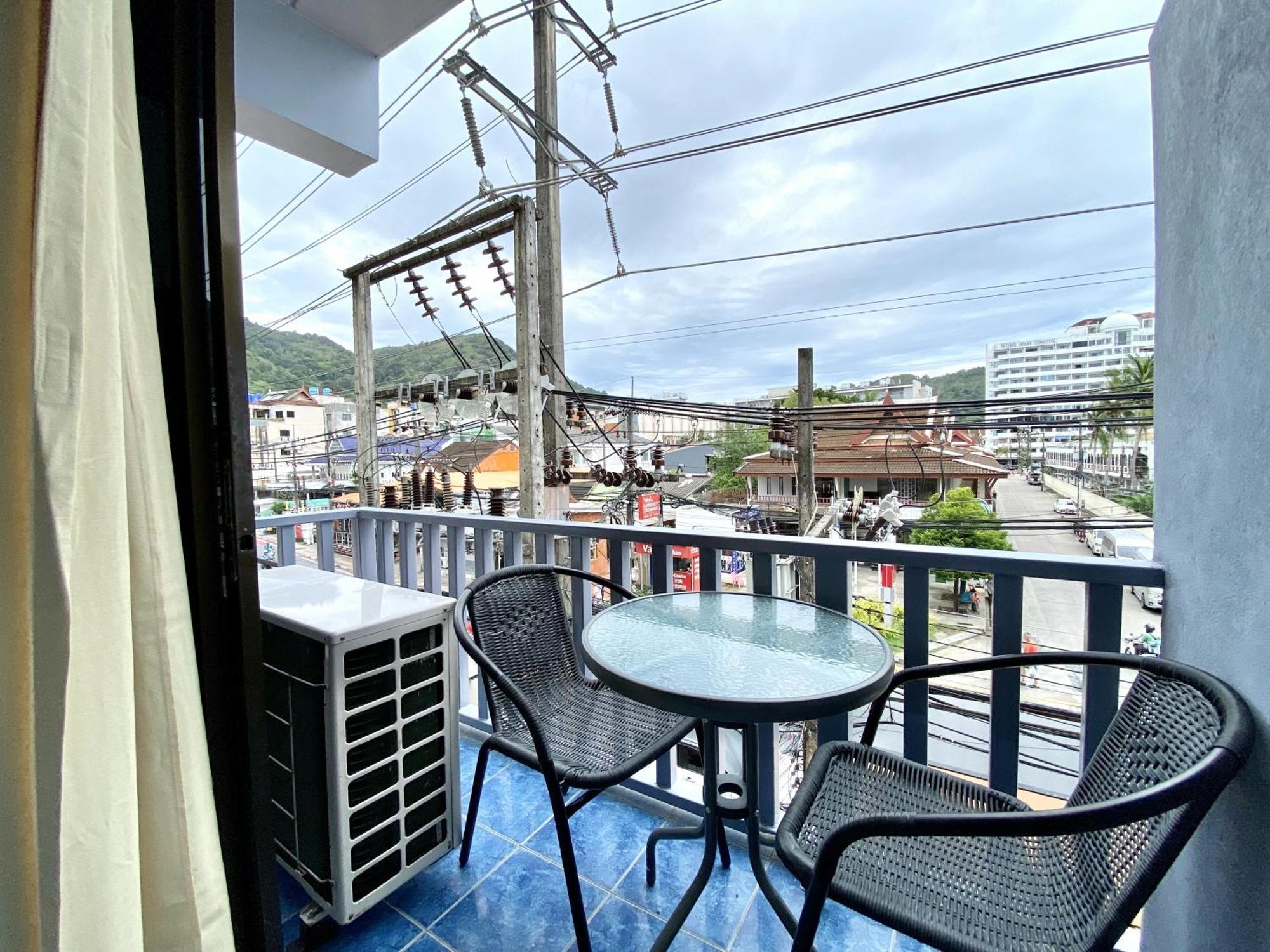Mini Thai Guesthouse Patong Buitenkant foto