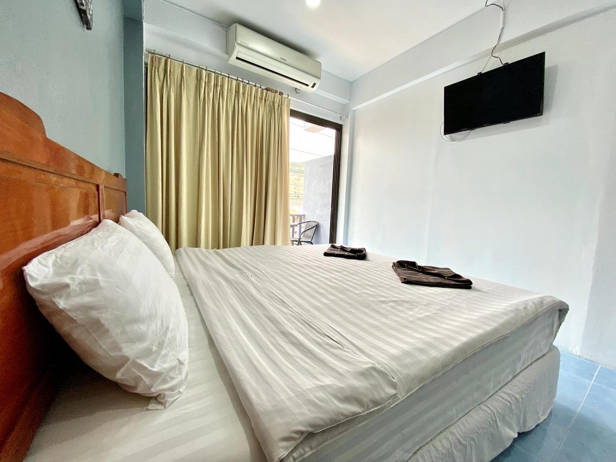 Mini Thai Guesthouse Patong Buitenkant foto