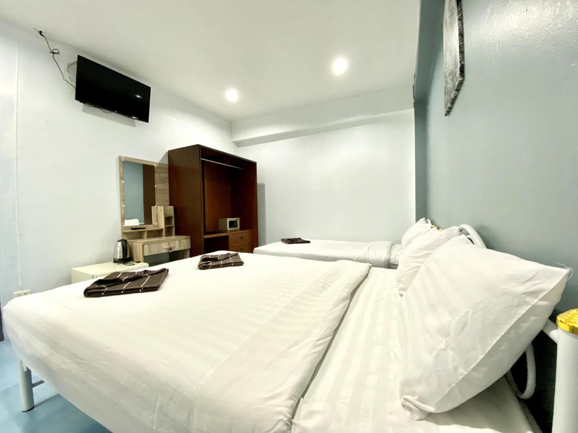 Mini Thai Guesthouse Patong Buitenkant foto