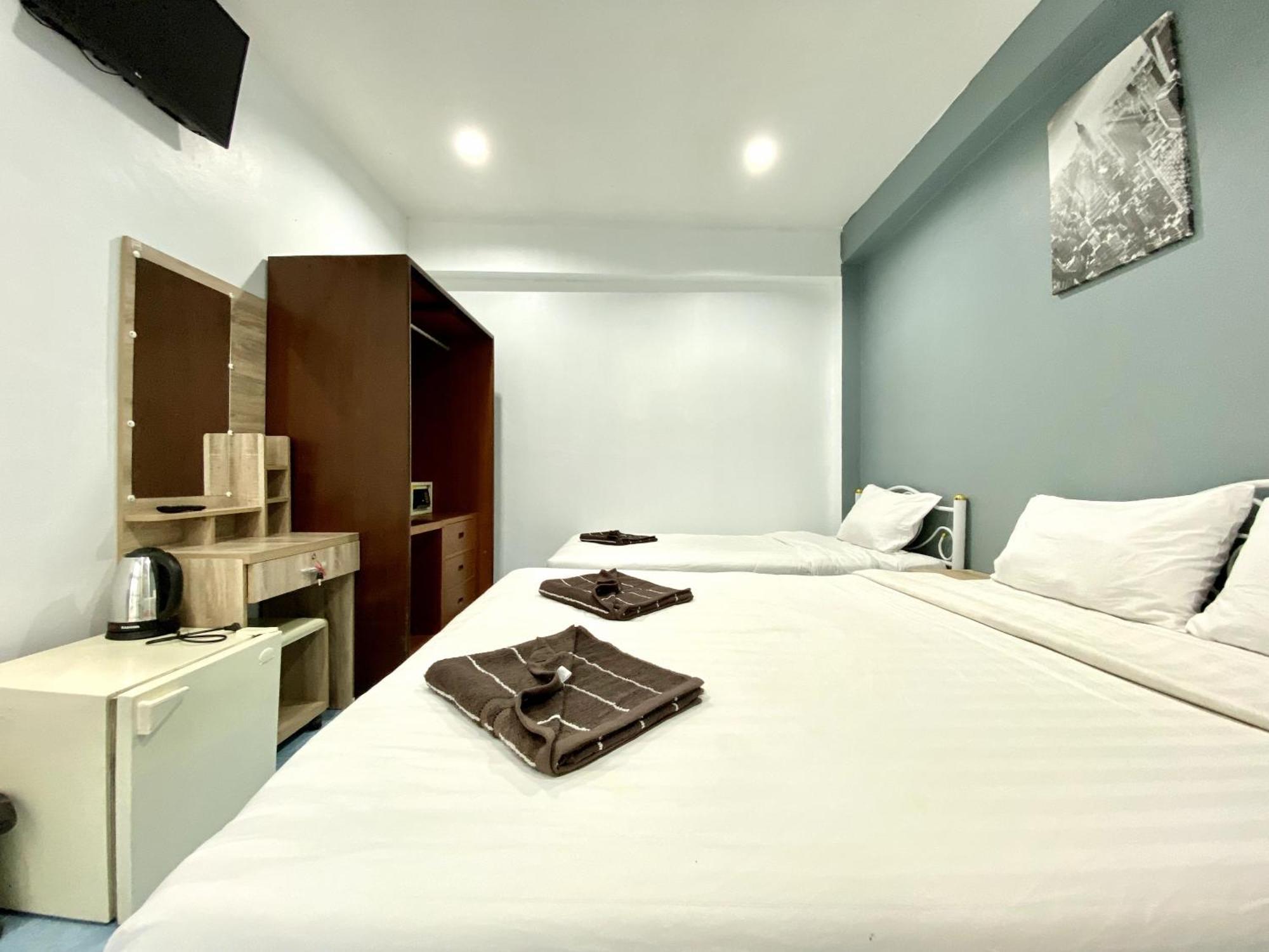 Mini Thai Guesthouse Patong Buitenkant foto